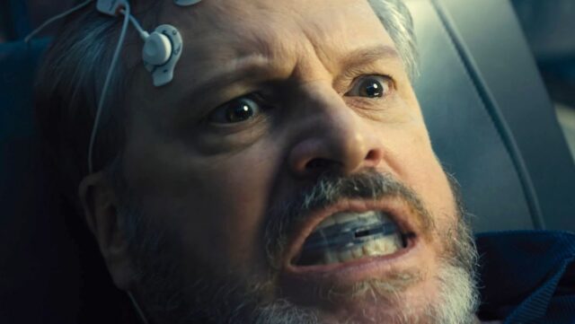 《揭秘日》超级碗预告片截图，展示AI生成的外星人形象与未来城市