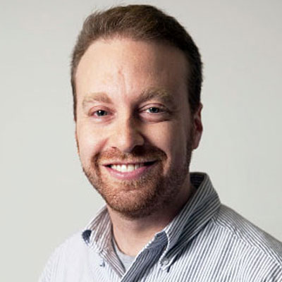 一部被锁在Verizon网络中的智能手机，旁边有一个35天的倒计时日历